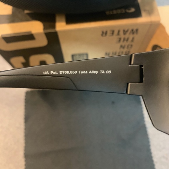 Costa del mar Tuna Alley mens sunglasses - Picture 3 of 3